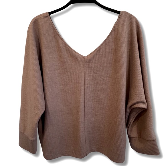 DYNAMITE Dolman Sleeve Dusty Mauve V Front & Back Lightly Ribbed Soft Top BNWOT - Picture 2 of 10